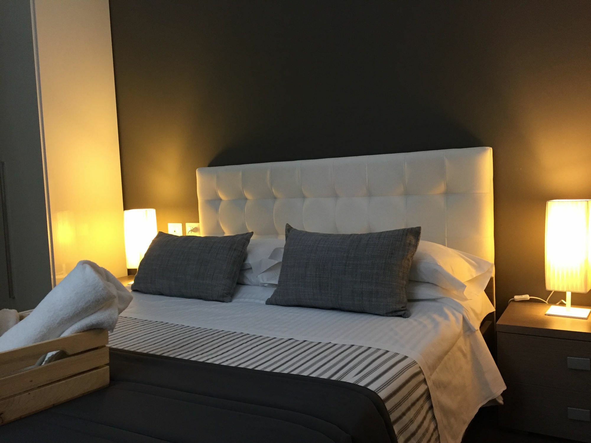 Ottomood Ala Ovest Catania Centro Bed & Breakfast Dış mekan fotoğraf